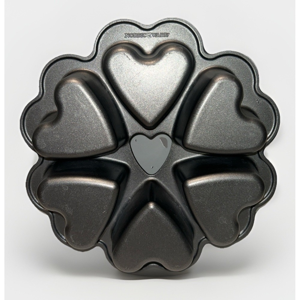 Nordic Ware Heart Mini Cake‎ Cakelet Pan Valentine's Day Baking Muffin Brownie